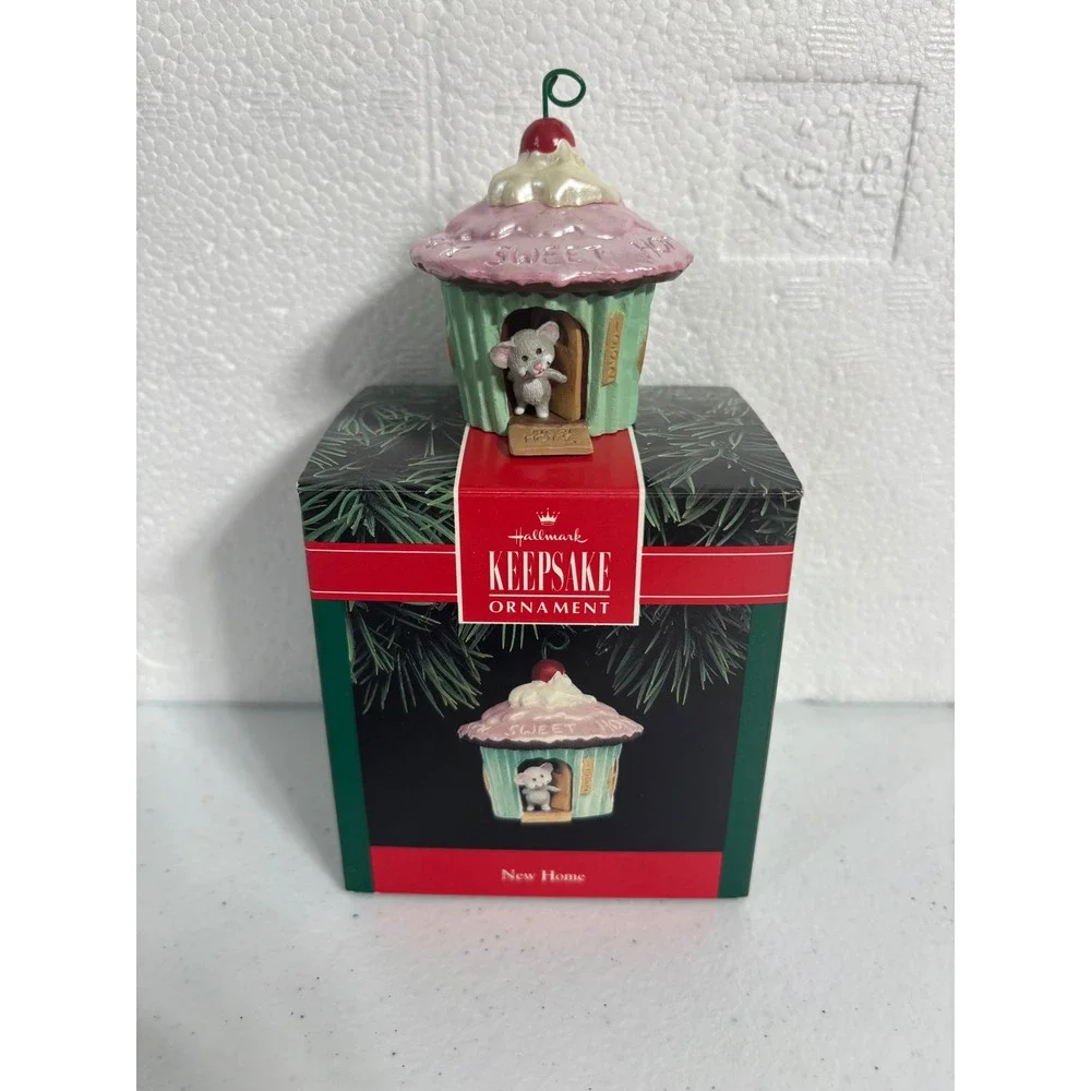 Hallmark Keepsake Ornament New Home Sweet Cupcake Mouse‎ Dated 1992